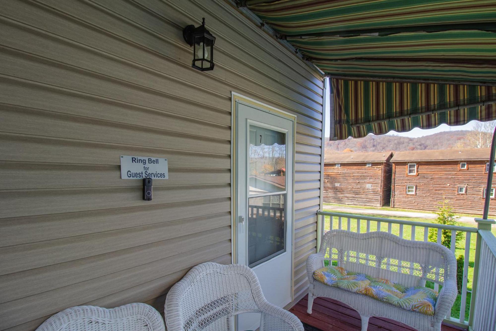 Stay In Ohiopyle In The Middle Of Town By The Gap Trail Eksteriør bilde